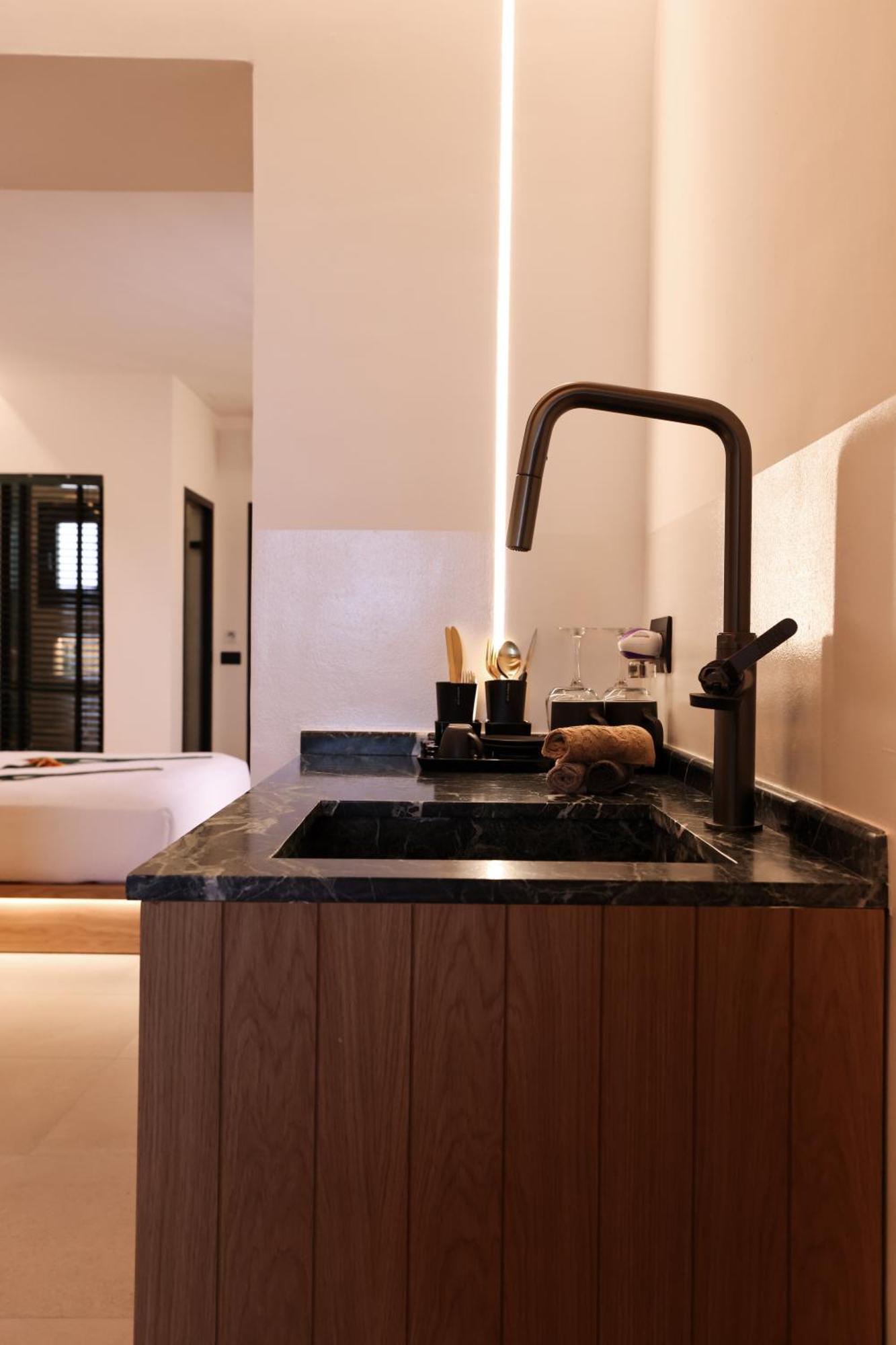 Queen Kalliopi Suites Plintri Экстерьер фото